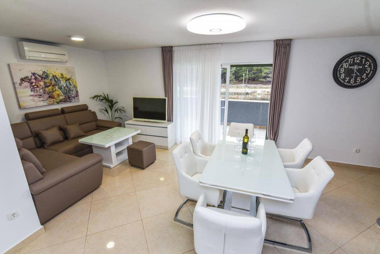 Apartments Sana Vir Luaran gambar