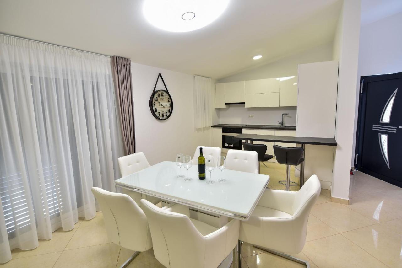 Apartments Sana Vir Luaran gambar