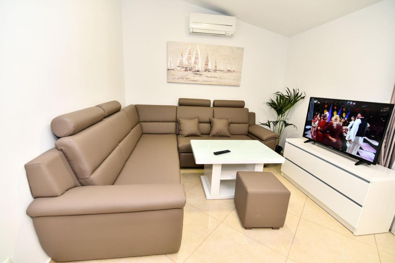 Apartments Sana Vir Luaran gambar